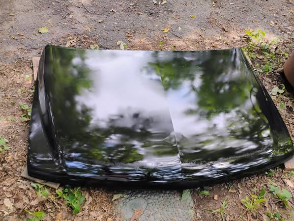 1999-2002 Silverado Hood Black NO rust 1