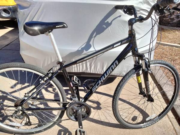 Schwinn cross bike 700c wheels.. aluminum 1