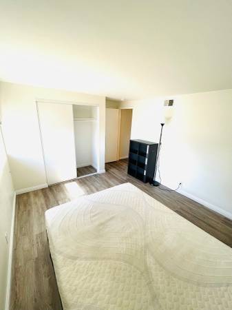 $1,075 / 5br - Furnished Room Rental in Oxnard (Oxnard)63800450322561124