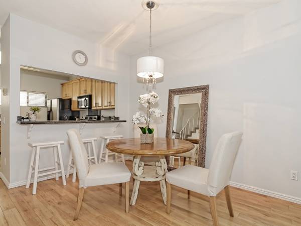 $5,500 / 2br - 1208ft2 - Furnished 2 Bed/3 Bath Townhome by UCSD & 3 miles to La Jolla Beach (UTC/La Jolla)63819180642051122
