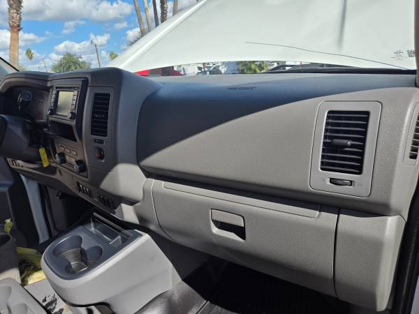 2021 Nissan NV2500 6 cyl - Photo 10