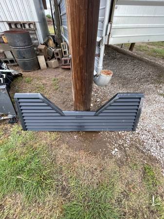 2012 5th wheel dodge tail gate 1