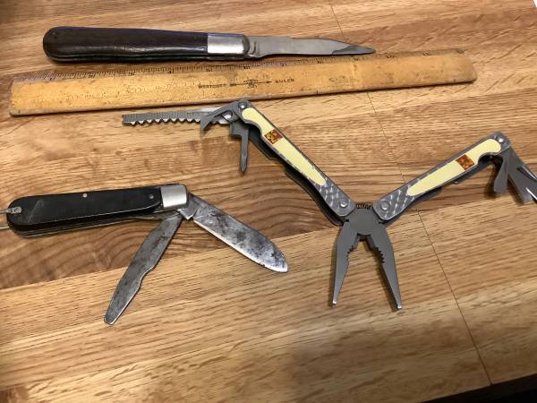 Multiple tool knife 1