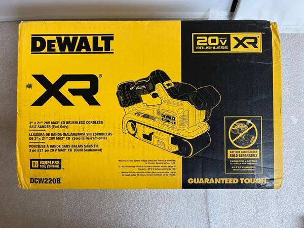 DeWalt DCW220B 20V MAX XR Brushless 3x21" Cordless Belt Sander (Tool O 1