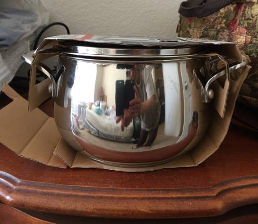 NEW Belgique Stainless Steel 3 Qt. Covered Soup Pot - $18 (Broomfield)63471176495363120