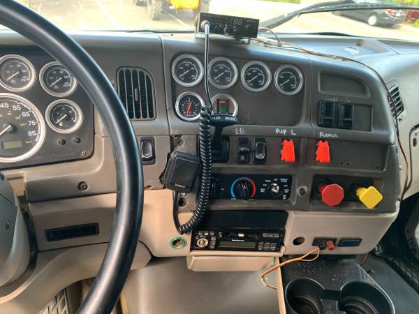 2005 Sterling L8500 Tri-Axle - Photo 8