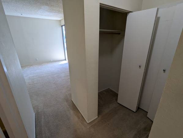 $1,821 / 210ft2 - Large master bedroom, private bath in 3b, 2ba (san mateo)63888990301059123