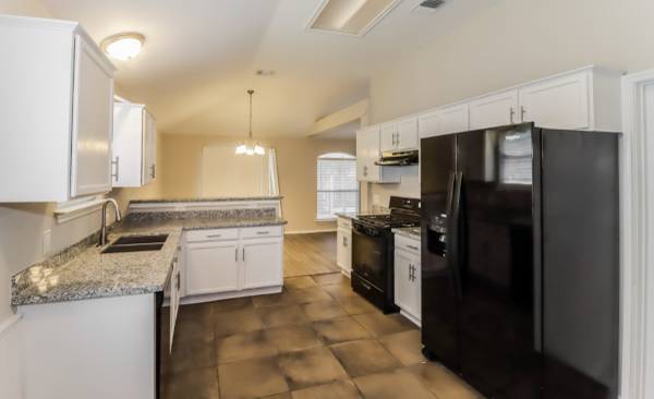 $1,000 / 3br - 1592ft2 - Beautiful home for rent (Round Rock)64046033253763122