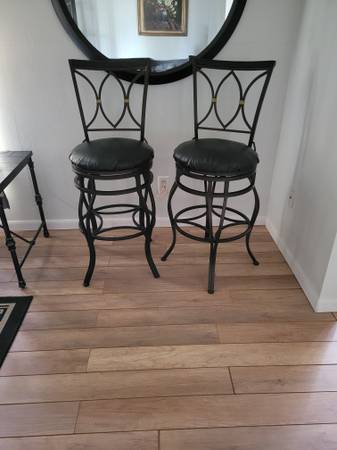 2 Barstools 1