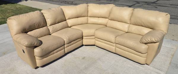 Beige Double Reclining Leather Sectional in Great Condition 1