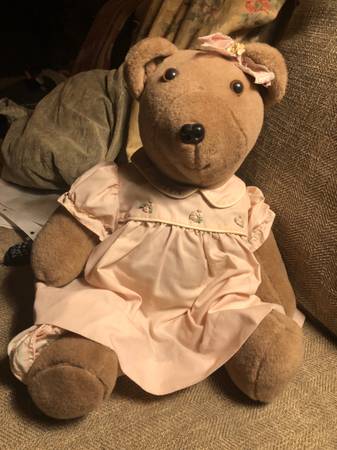 Cute  VINTAGE Miss Bear 1