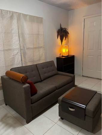 $1,200 / 1br - 650ft2 - Estudio Amueblado con Servicios Incluidos (Laredo)63662018884355122