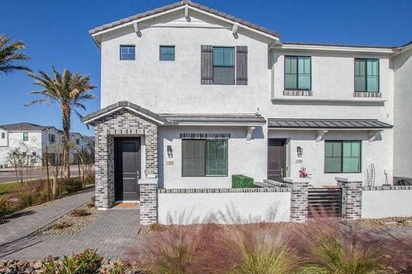 $2,299 / 3br - 1464ft2 - Granite Counter Tops, Volleyball Court, Playground, Fitness Center (Cadence at Gateway)64024990341506121