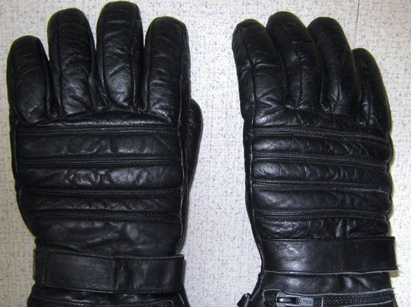 A pair of motor cycle gloves S & M 1