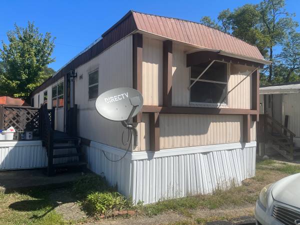 $725 / 2br - REMODELED 2 BEDROOM 1 BATH TRINITY SCHOOLS CANTON TWP (WASHINGTON (CANTON TWP.))64013373049091120
