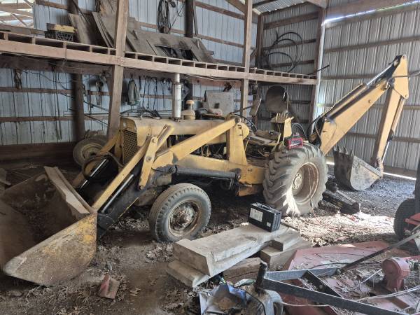 530 Case backhoe 1