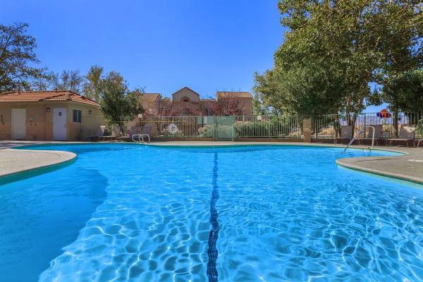 $2,589 / 2br - 1012ft2 - Soothing Spa, Washer/Dryer In-Unit 2 Bd / 2 Bth (Santa Clarita)63701074251777120