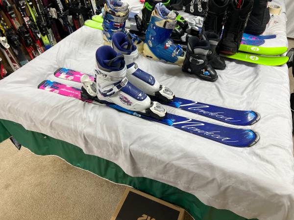 Kids Nordica Ski package with boots and bindings 1