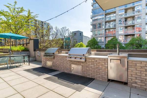 $2,300 / 1br - 640ft2 - EV Charging Stations, Stainless-Steel GE Appliances, 1BD 1BA (2900 1st Ave, Seattle, WA)63845962829441122