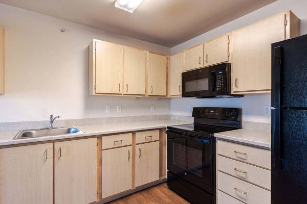 $1,414 / 2br - Sundeck, 1 and 2 Bedroom Apartment Homes, 2/BD (611 NE Bellevue Drive, Bend, OR)63839294258691120