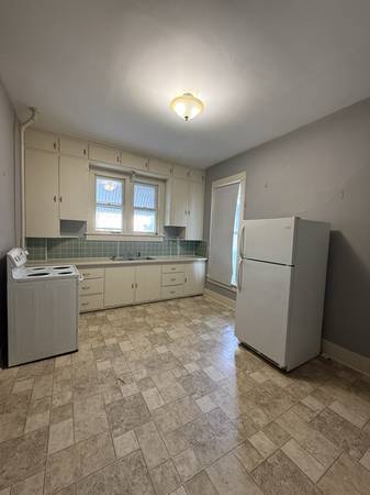 $1200.00 / 3br - 3 bed 1 bath apartment63845292403969122