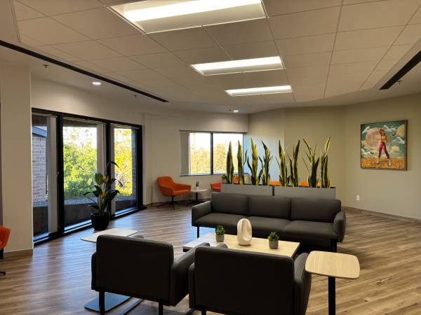 $213 Co-Working Office Spaces-Create, Connect and Grow with REGUS! (Phoenix, Arizona)63755008334849123