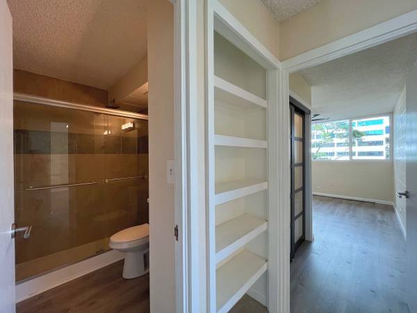 $2,652 / 2br - 778ft2 - Bring your furry friends, we are pet friendly! (Punahou and Young)63939392967042121