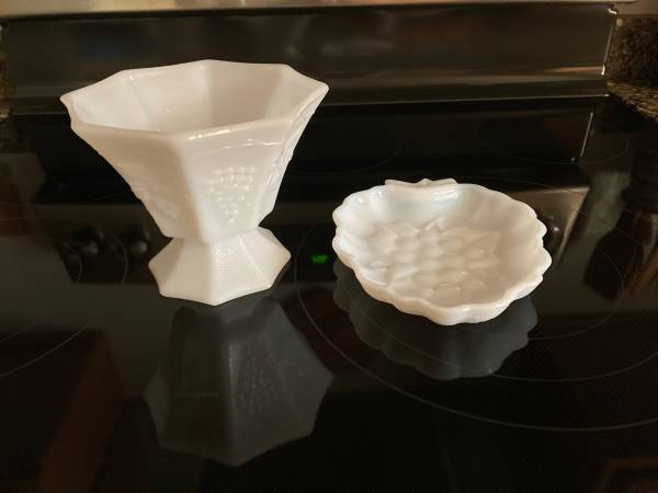 Milk Glass Set 1