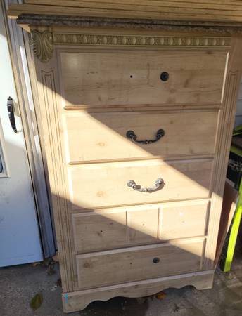 Dresser 1