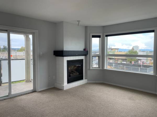 304 – 327 Prideaux St - Spacious Top-Floor 2-Bedroom Condo with Ocean 2