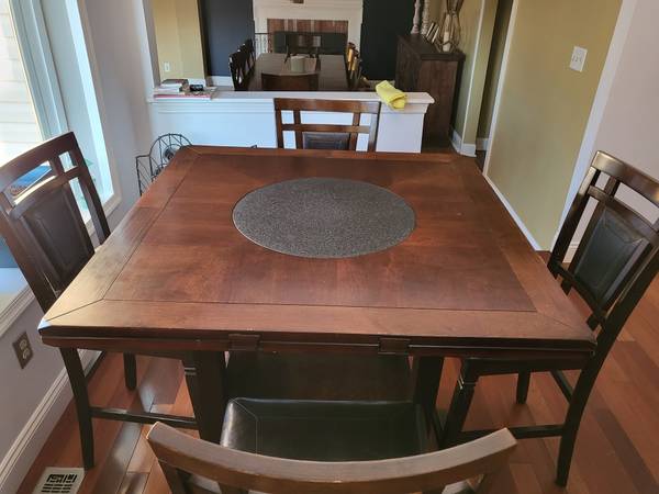 Kitchen Table 1