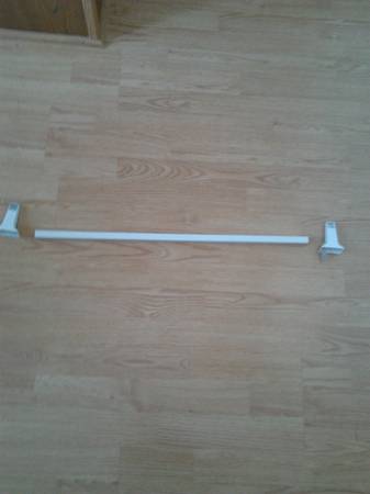 TOWEL ROD---------- 1