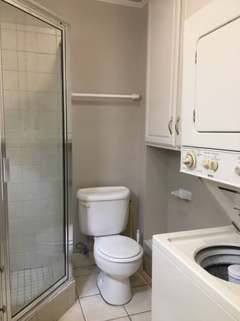 $1,450 / 400ft2 - Estudio eficiente, todas las facturas pagadas. Cerca de DT, UT, Mopac. W/D, WiFi (Central Austin)63979116896386122