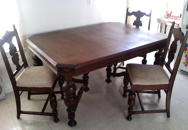 Dining Table & Chairs 1