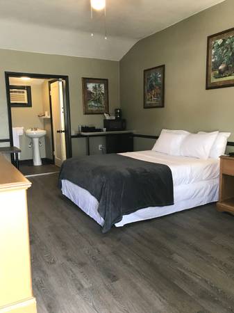 $375 Delux room available today at Lazy Largo Motel (Largo)63991229335554120