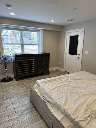 $1,375 / 3br - 240ft2 - Private bedroom with private bathroom (Washington)63822288879361122