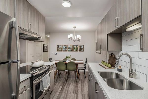 $1,374 / 1br - 688ft2 - Above & Beyond 1 BR with Full-Size W/D, Patio & Clubhouse Access63831536766209124