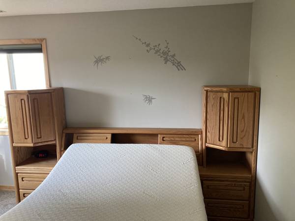 Solid Oak Bed Set with Dresser 1