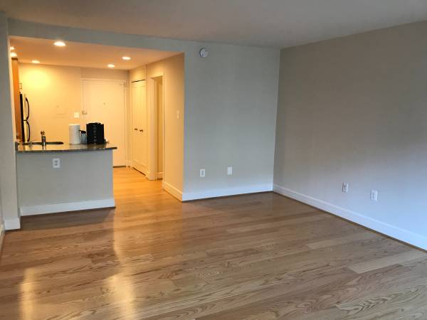 $2,195 / 440ft2 - ¡Nuestra unidad con el mejor precio en Dupont! Lavadora/secadora en la unidad. Abierto de 9 a 5 de lunes a viernes (Dupont Circle)63843421048705120