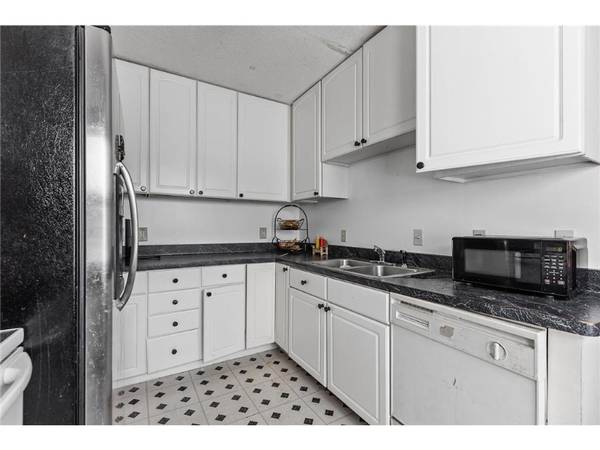 $1600.00 / 2br - 1200ft2 - Charming 2 Bed 1 Bath Unit in Minneapolis | Available Now | $1600/mo63868701278209123