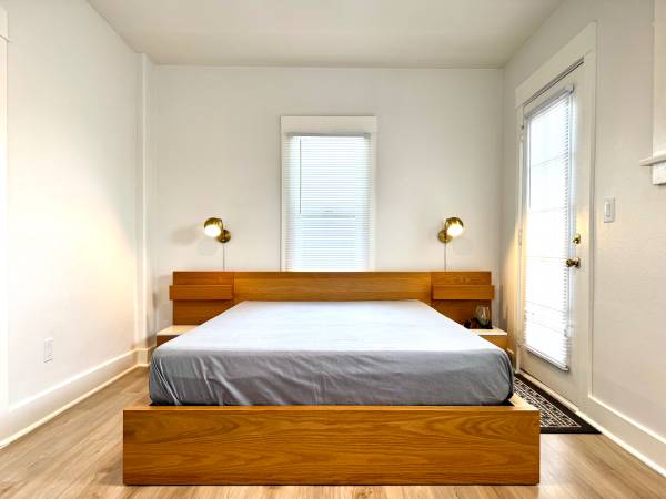 Room available immediately 1