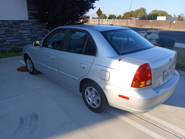 2005 Hyundai Accent ahorrador de gasolina funciona excelente - $2,999 (concord / pleasant hill / martinez)63613871908481120