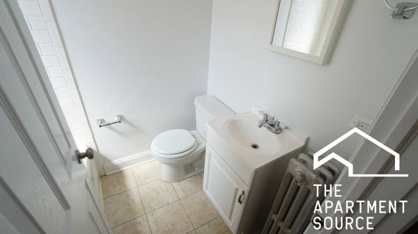 $1,095 ✨ Studio in Humboldt Park - Bike Storage - On Site Laundry (Humboldt Park)64041643015425123