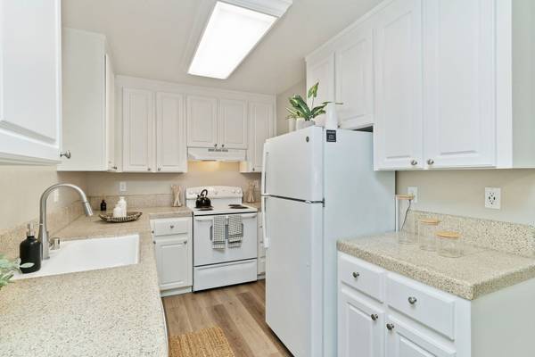 $2,705 / 1br - 647ft2 - Peaceful Living at Pebble Creek (campbell)63622983428225123