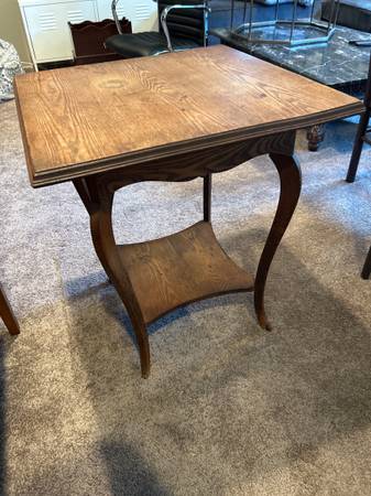 Gorgeous Parlor Table - $125 (Lakeway)63435845307649124