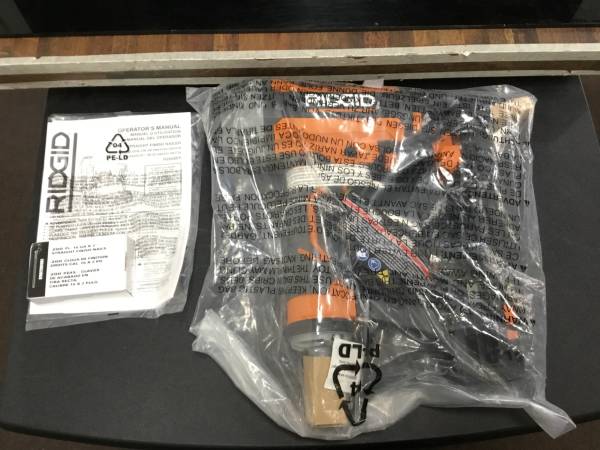 RIDGID R250SFF Clavadora recta de 16 GA con estuche blando - $100 (Escondido)63471474926851122