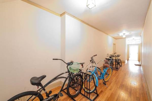 Estudio de $2,275 1/BA, sala de lavandería en el lugar, ubicado en Santa Mónica (1023 4th St, Santa Mónica, CA)63857624046593123