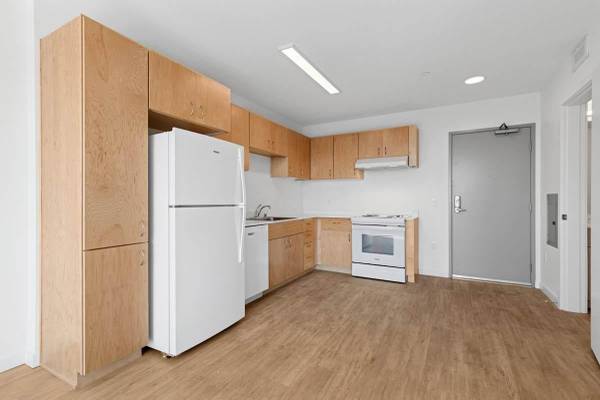 $2,331 / 3br - 992ft2 - Indoor 'Rainy Day' Play Area & Lounge, Bike Storage, Secured Access (Ballard)63929302786306120