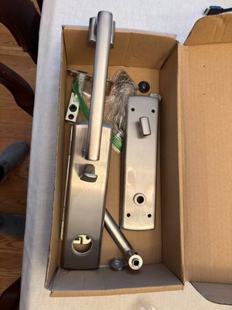 Baldwin Entry Door Handle and Lock 1