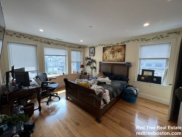 $5,800 / 4br - Stunning 4 bed 3.5 bath in Brighton w/ laundry in unit, parking!! (Brighton)63802096807297122